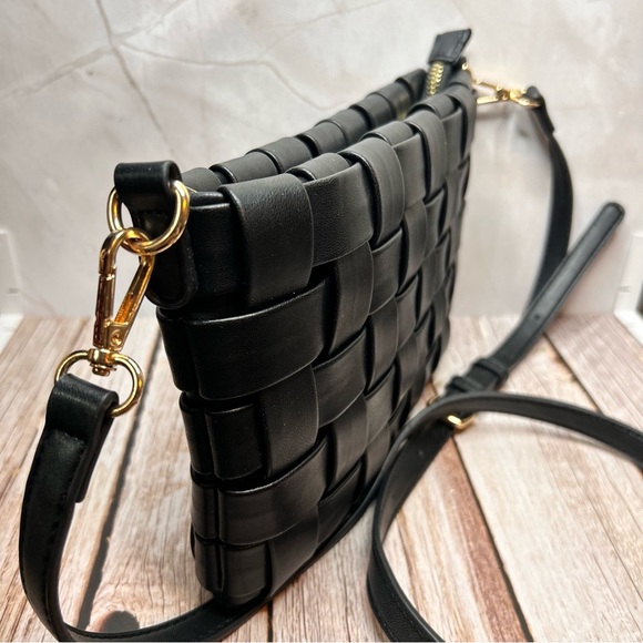 MMS Design Studio Black Woven Crossbody Bag - Picture 3 of 7